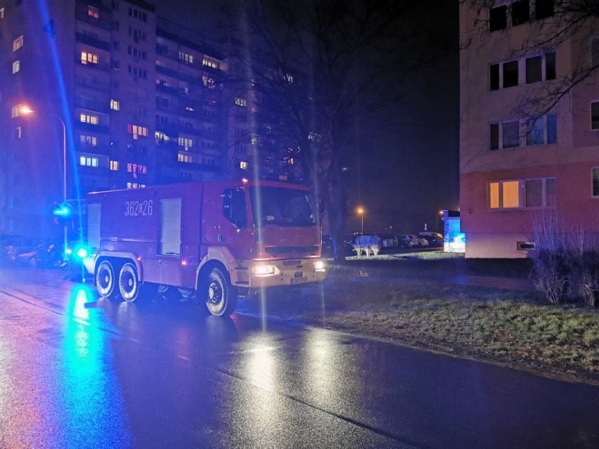 Trzy zastępy straży pożarnej na ul. Łanowej we Włocławku. Wiemy co się stało [zdjęcia] 
