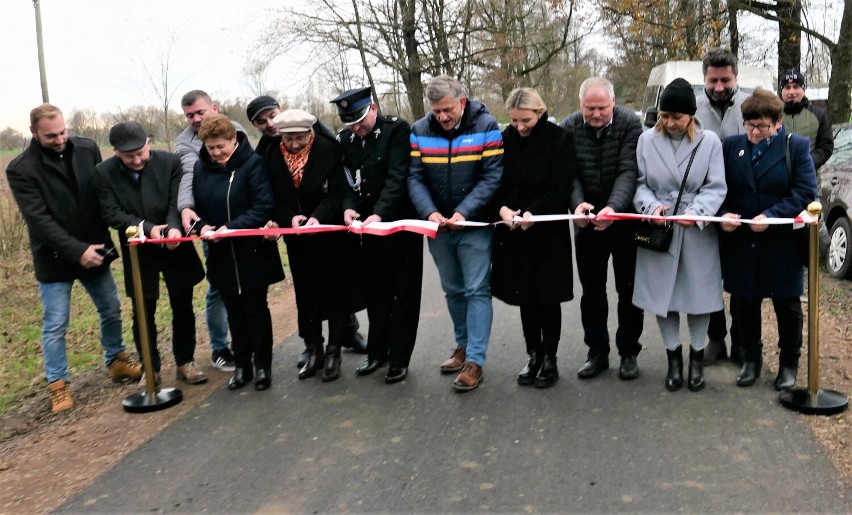 Pięć kilometrów dróg gminy Poddębice z nową, asfaltową nawierzchnią. Było otwarcie ZDJĘCIA