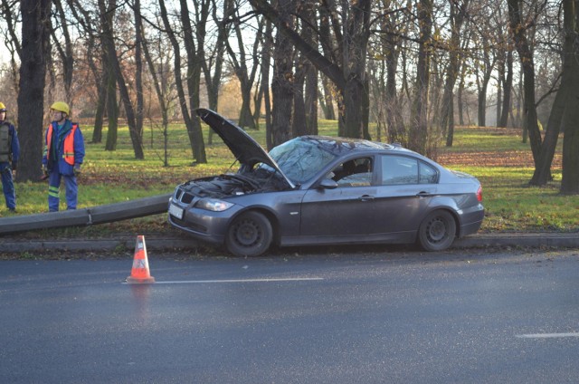 Do wypadku doszło około godz. 10 na rondzie w Głogowie.