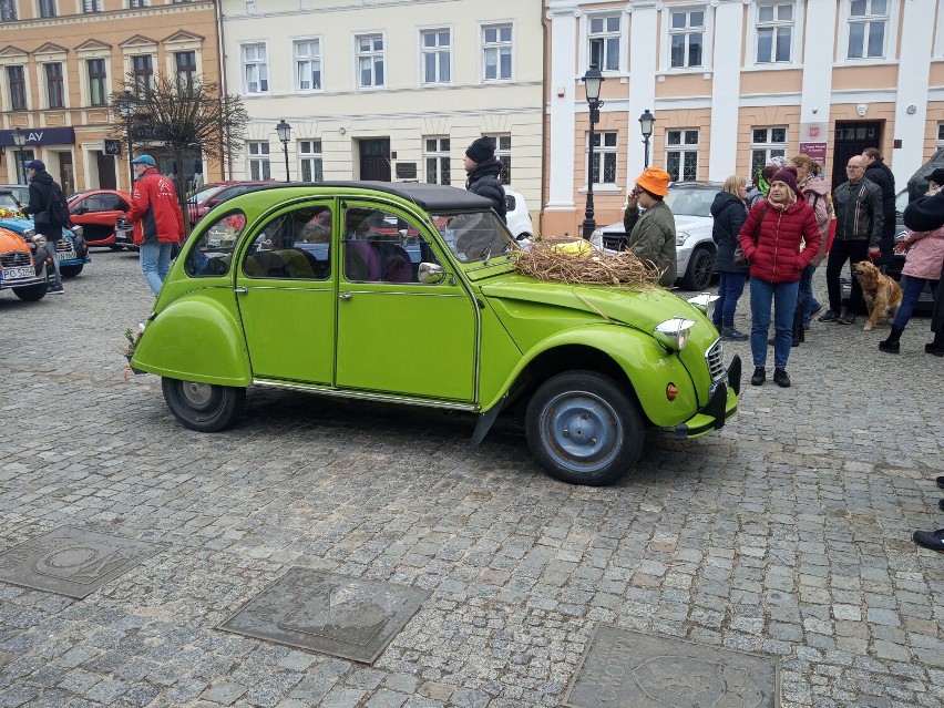 Zabytkowe Citroeny przyjechały do Konina. Rajd Wiosenny za nami 