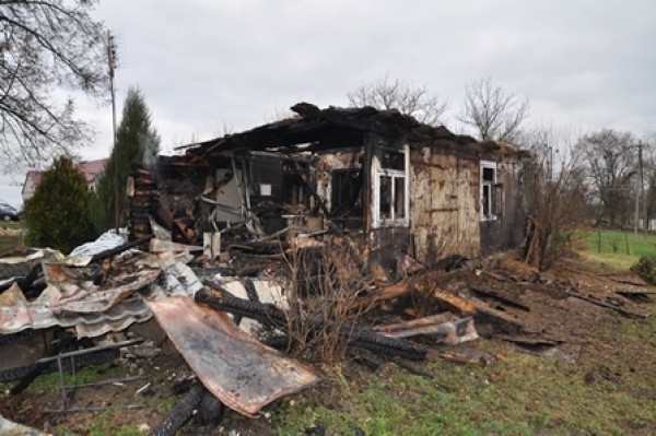 W pożarze domu w Rąblowie zginęła jedna osoba