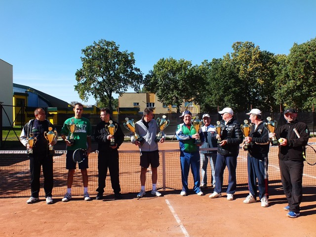 Tenis ziemny w Kraśniku: Zakończono amatorskie rozgrywki ligowe.