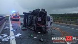 Wokowice. Dachowanie samochodu na autostradzie A4