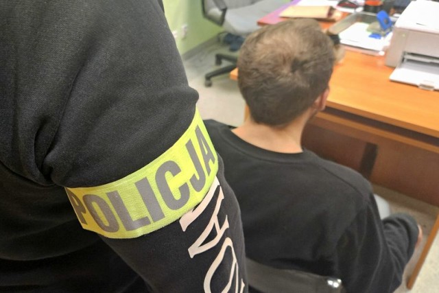 Kryminalni z Sopotu zatrzymali dwójkę złodziei, którzy płacili w sklepach skradzioną kartą