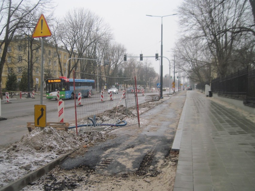 Na skrzyżowaniu Alei Racławickich z al. Jana Długosza w Lublinie działa już nowa sygnalizacja świetlna