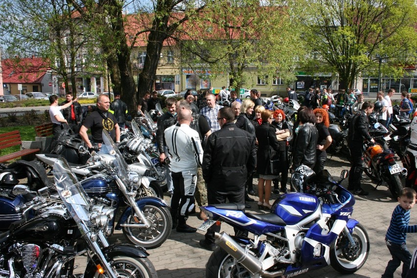 Fani motocykli a rynku we Wronkach