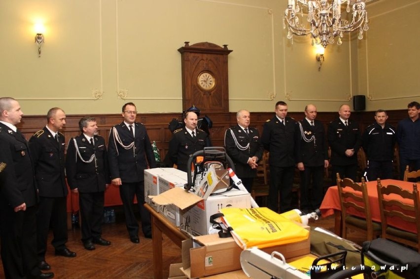 Strażacy ochotnicy z gminy Wschowa mają nowy specjalistyczny sprzęt do ratownia życia i mienia ludzi