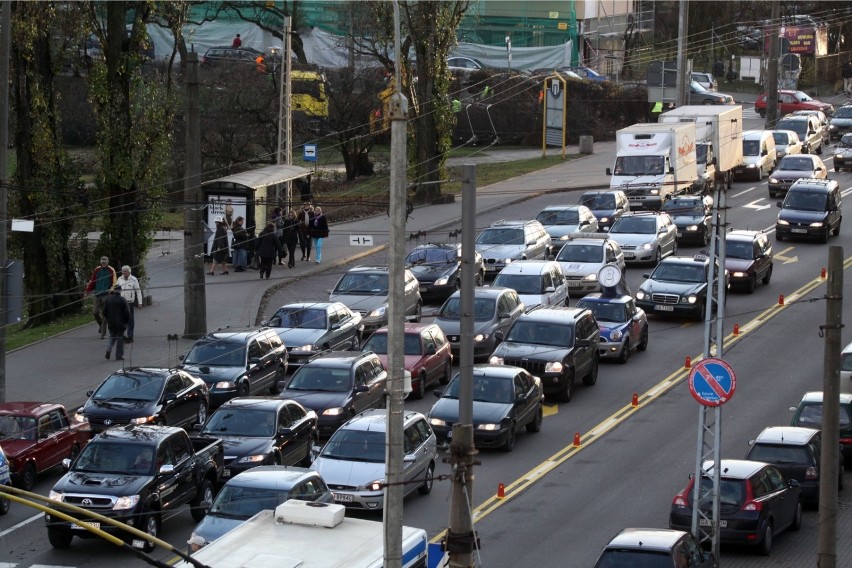 Korki na drogach. Gdzie w weekend można się spodziewać utrudnień? 