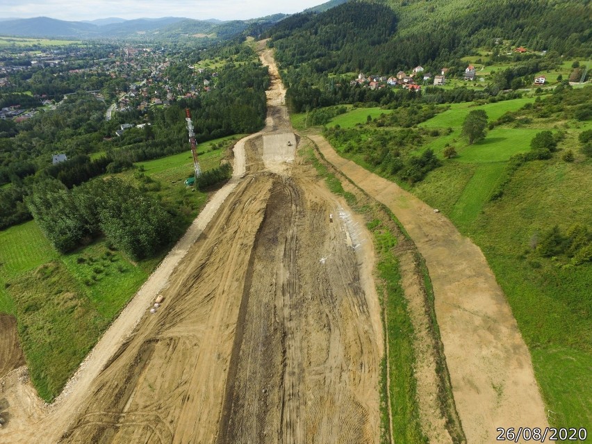 Na razie z góry widać tylko teren przygotowany do budowy...