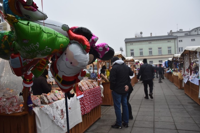 Wągrowiec. Drugi dzień Bazarku Bożonarodzeniowego. Co można kupić na stoiskach? 