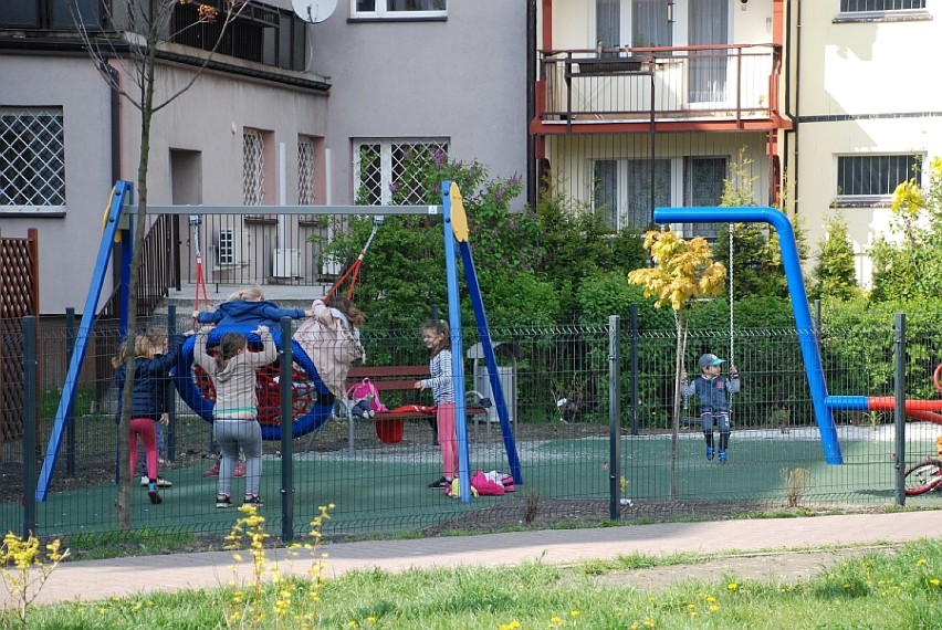 Nowe atrakcje dla dzieci na osiedlu Augustynika