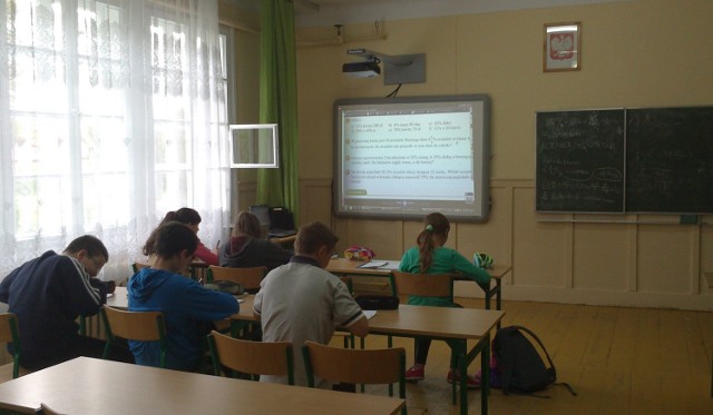 Szkoła w Niezdowie wzbogaciła się w ostatnim czasie m.in. w tablice interaktywne