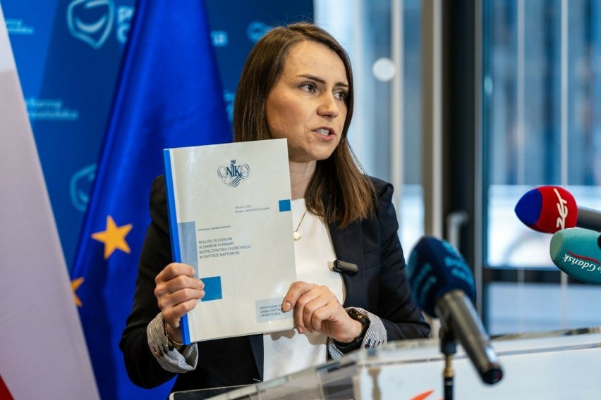 Poseł Agnieszka Pomaska odniosła się do raportu NIK na temat fuzji Lotosu z Orlenem. Jest też stanowisko koncernu