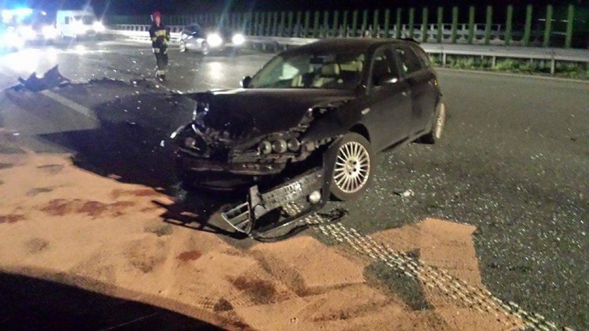 Wypadek na A1 w Gierałtowicach. Samochody najeżdżały na... meble