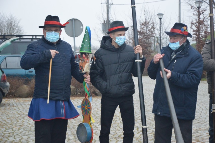 W Chmielnie dźwiękami bazun powitali Nowy Rok