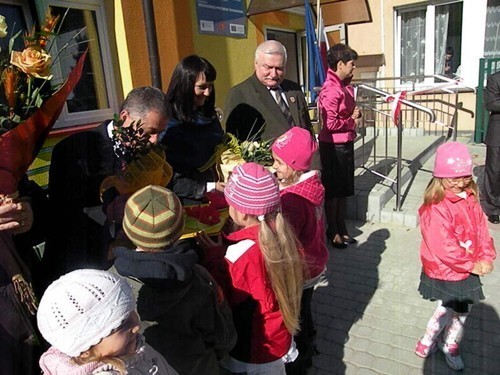 Lech Wałęsa otworzył przedszkole w Ustrzykach Dolnych