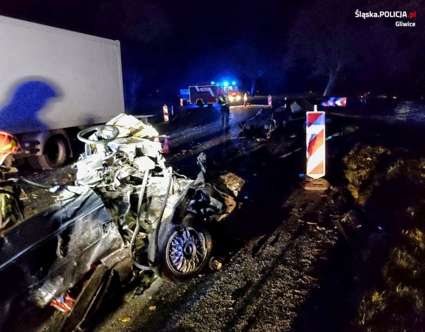 Śmiertelny wypadek w gminie Wielowieś. Zderzenie osobówki z dostawczakiem. 29-latek nie żyje