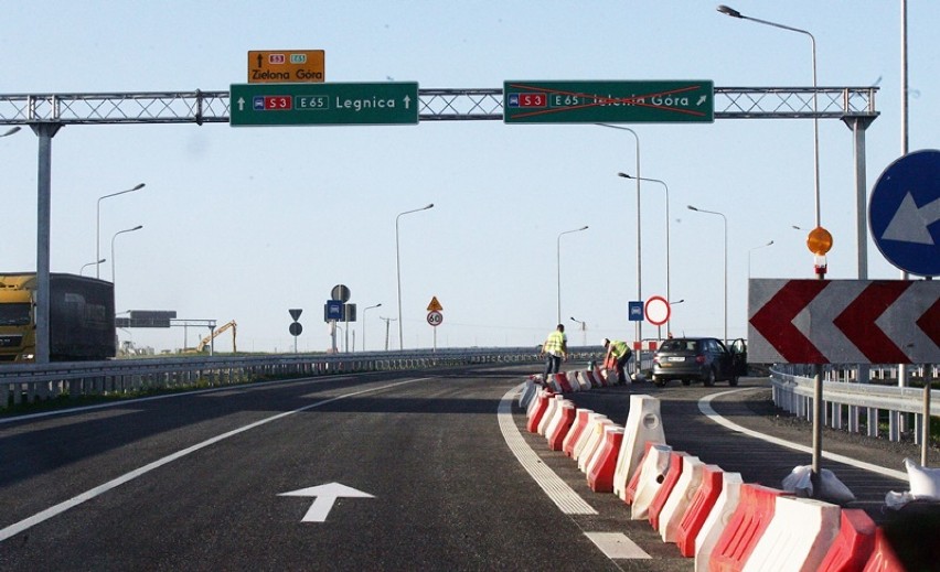 Wjazd z autostrady A4 na drogę ekspresową S3 w kierunku Legnicy i Lubina jest otwarty [ZDJĘCIA]