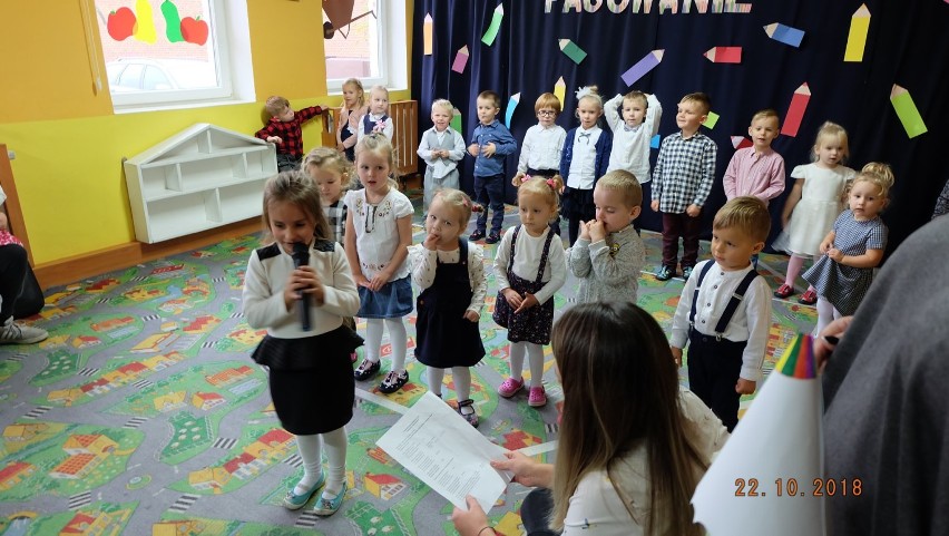 Przedszkole "Pod Aniołami" w Starzynie - pasowanie na przedszkolaków