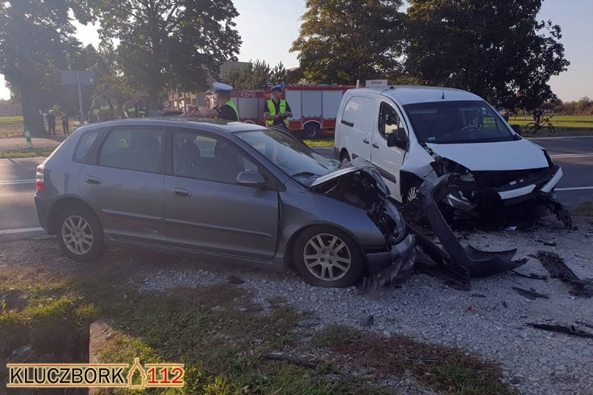 Wypadek w Biskupicach. Zderzenie dwóch samochodów osobowych...