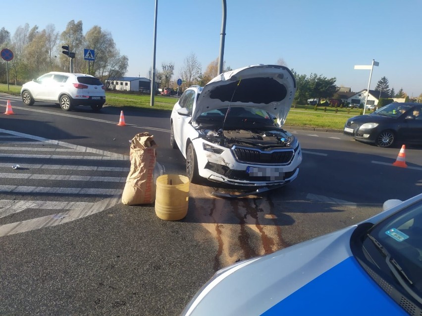 Zderzenie dwóch samochodów na skrzyżowaniu ul. Jana Pawła II...