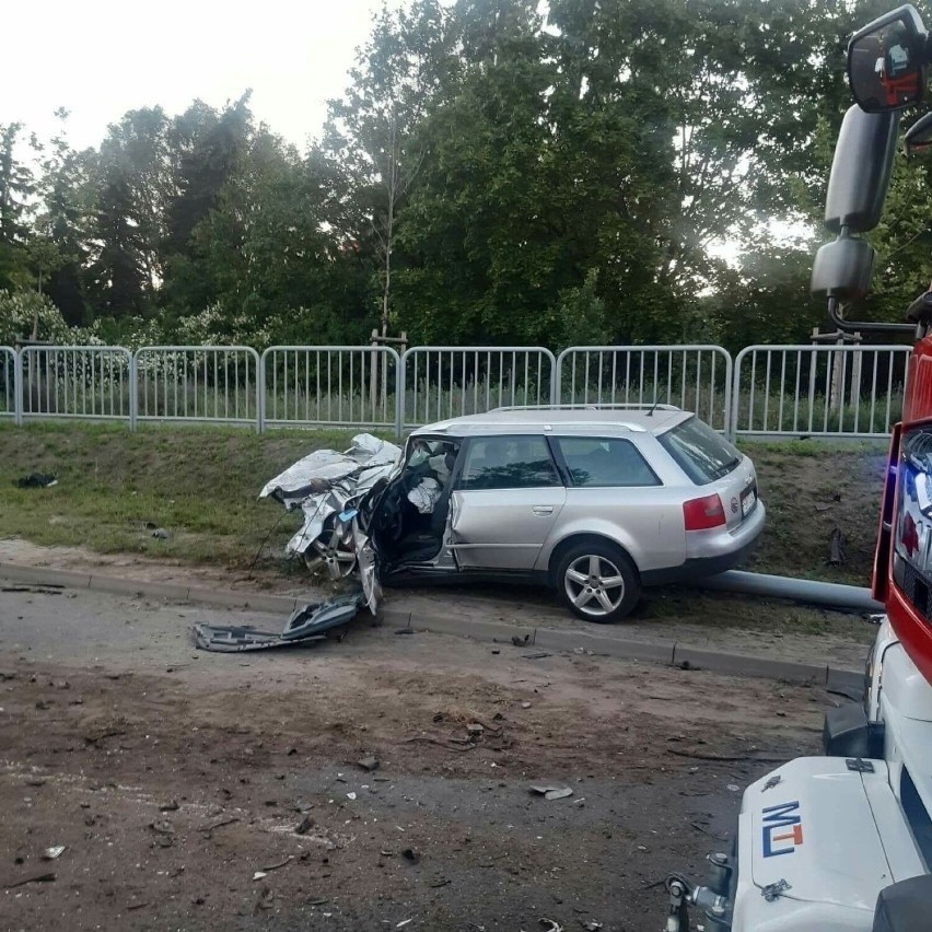 W wypadku zginęli dwaj młodzi mężczyźni - 16-letni kierowca...