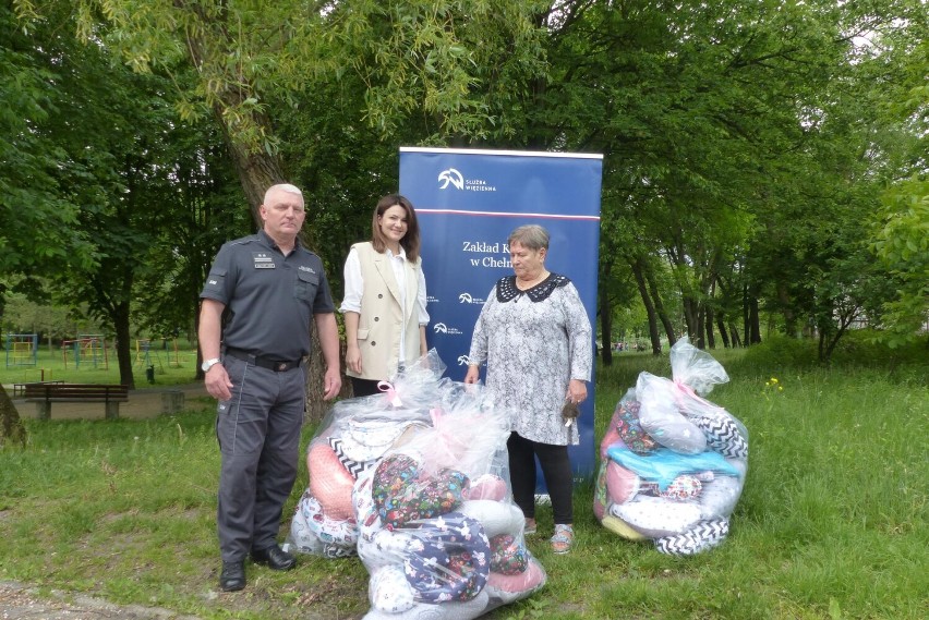 Mięciutkie poduszeczki - przytulanki uszyte przez skazanych z Zakładu Karnego w Chełmie trafiły do przedszkolaków