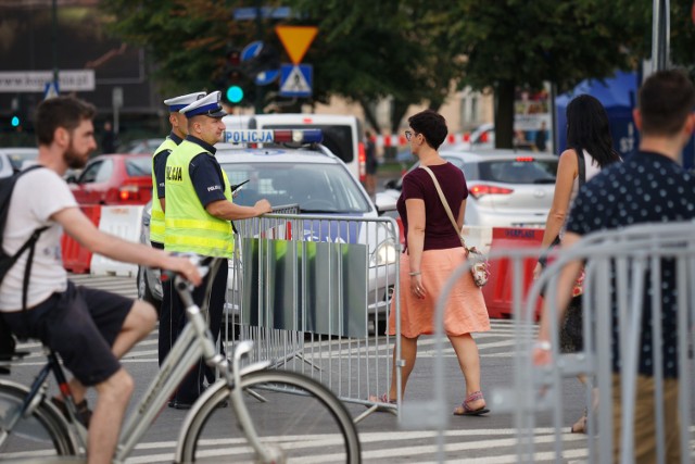 25.07.2016 krakow
aleja 3 maja trasa przejazdu papieza franciszka na blonia
n/z:
fot. michal gaciarz / polska press gazeta krakowska