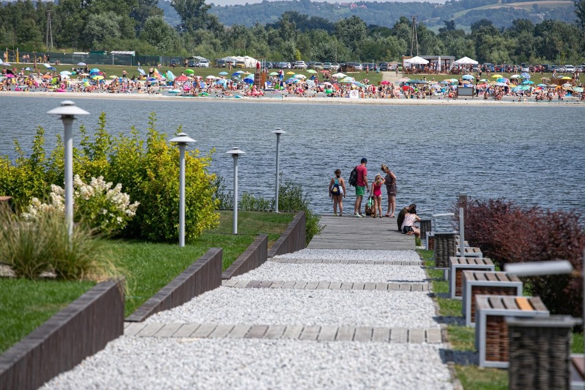 Kuter Port Nieznanowice - wielka plaża i kąpielisko pod Gdowem. Nowe miejsce wypoczynku w regionie to hit wakacji [ZDJĘCIA] 21.08.2021