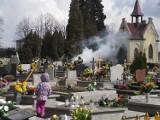 Pożar w Rydułtowach: Strażacy interweniowali na cmentarzu [FOTO]