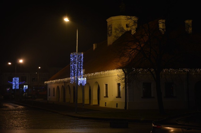 Świątecznie w Staszowie. Zobacz iluminacje