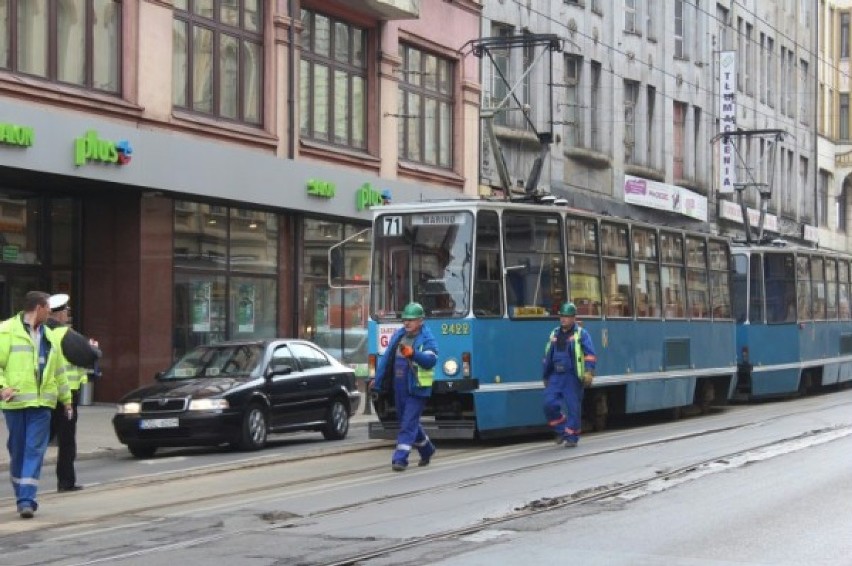 Wykolejenie tramwaju na ul. Krupniczej/arch.