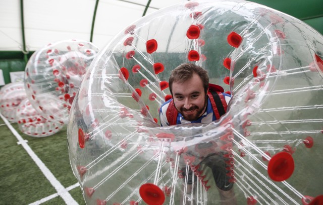 Bumper Ball, czyli mecz piłki nożnej w dmuchanych kulach, odbył się w Rzeszowie po raz pierwszy.