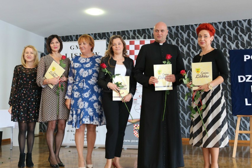 Powiatowo-Gminny Dzień Edukacji Narodowej w Liskowie z wyróżnieniami dla nauczycieli ZDJĘCIA