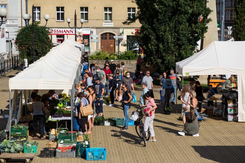 Kraków. Targ pietruszkowy przyciągnął miłośników zdrowej żywności