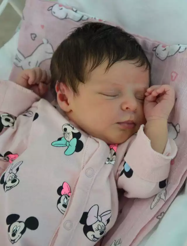 Laura, córka Justyny i Mateusza z Opoczna. 
Urodziła się 27 sierpnia 2022 roku. 
3360 g, 55 cm