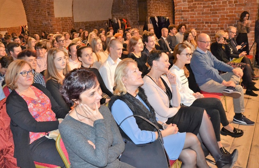 Malbork. Licealiści z I Liceum Ogólnokształcącego obchodzili Dzień Patrona [ZDJĘCIA]