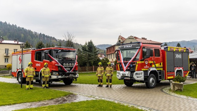 Tegoroczny Dzień Strażaka w Piwnicznej-Zdroju był wyjątkowy, bo dwie jednostki OSP wzbogaciły się o nowe wozy ratowniczo-gaśnicze