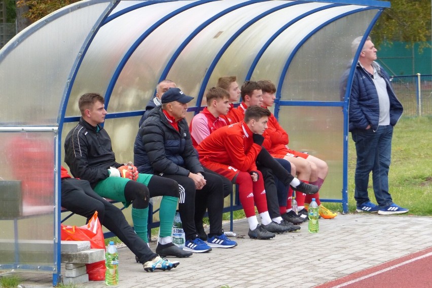 Pogoń Lębork przegrała na własnym terenie GKS Kowale 0:2 | zDJĘCIA