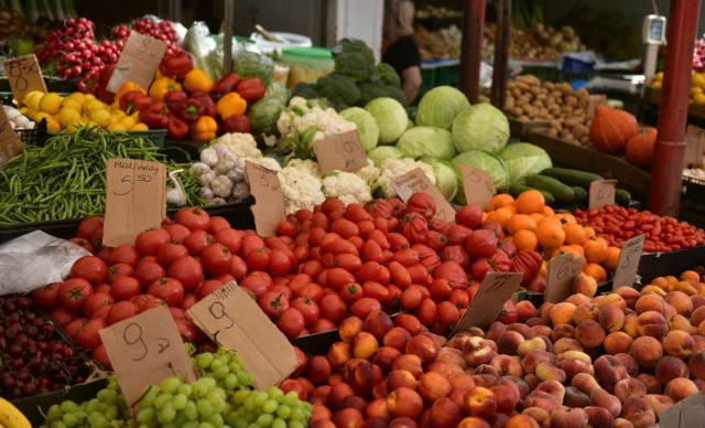 Ceny warzyw i owoców na targowisku Korej w Radomiu w czwartek 4 sierpnia. Zobacz na kolejnych slajdach >>>