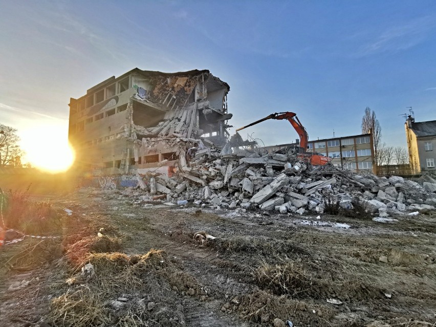 Wyburzenie budynku przy Męczenników Majdanka w Lublinie. Zobacz zdjęcia