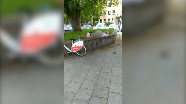 Policja ukarała bohatera miłosnych igraszek w centrum Konina