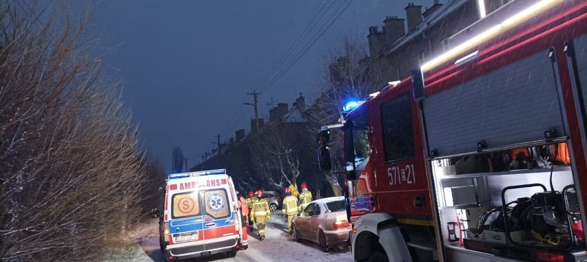 Wypadek na ulicy Karsznickiej w Zduńskiej Woli. Zderzyły się dwa samochody