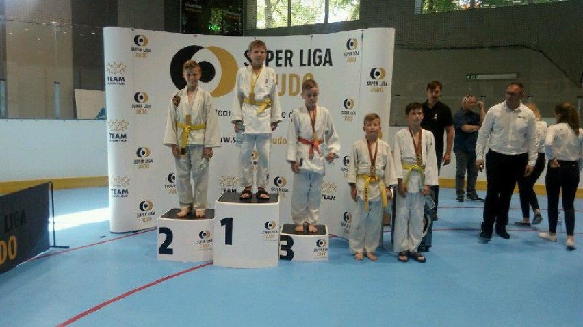 Super Liga Judo: AKS Strzegom reprezentowało aż 49 zawodników. Wielu stanęło na podium (ZDJĘCIA)