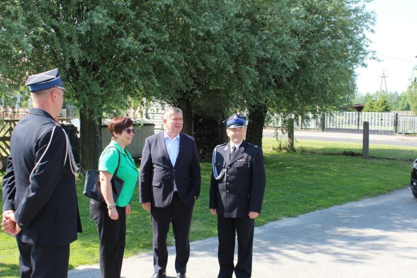 Marszałek województwa u druhów OSP w gminie Wodzierady [zdjęcia]