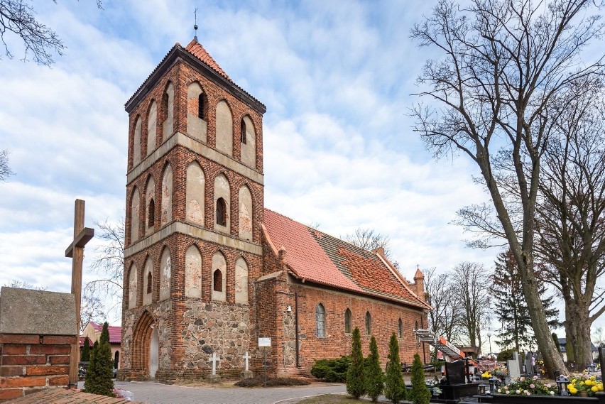 Remont dachu kościoła w Pluskowęsach kosztował 142 tys. zł