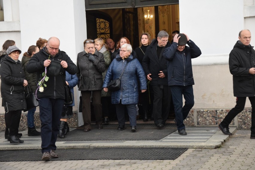 Ostatnia droga śp. Jolanty Góryń. Wolontariuszkę schroniska i członkinię chóru pożegnały tłumy (zdjęcia)