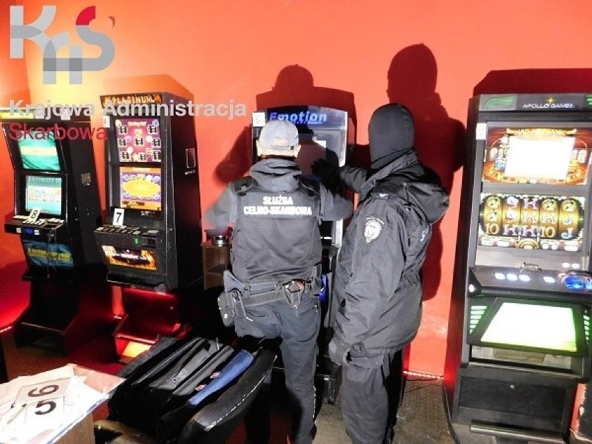 Pomorskie. Nielegalne automaty do gier hazardowych skonfiskowane. Zarzuty dla siedmiu osób