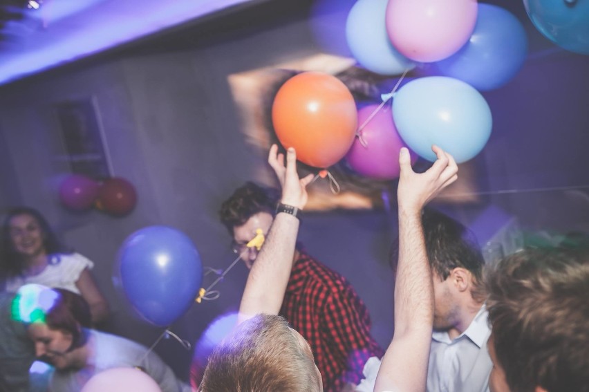 Balonowa impreza w bydgoskim klubie Twenty! [zdjęcia]