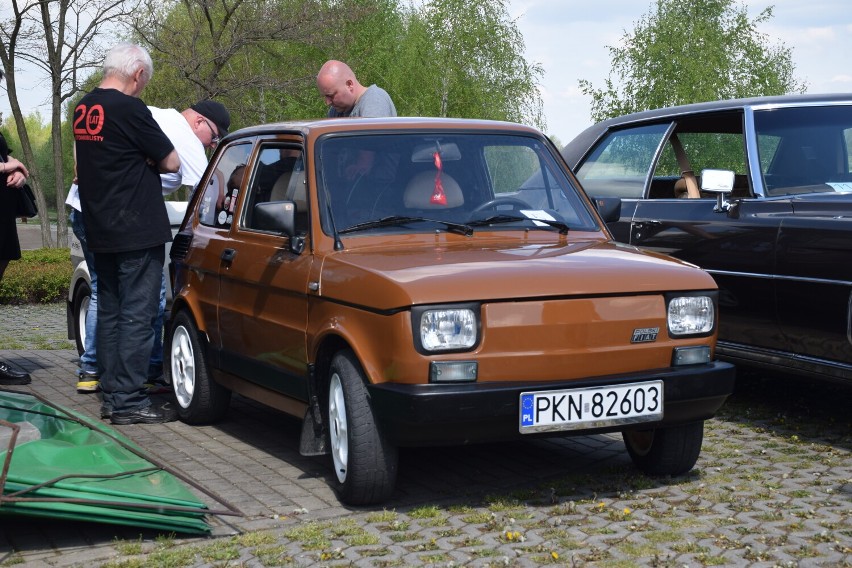 Kleczew. Zlot Samochodów Zabytkowych. Fani klasyków oficjalnie rozpoczęli sezon